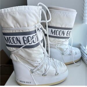 Moon boot